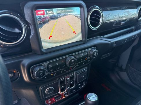 Used 2021 Jeep Wrangler Unlimited Rubicon w/ Trailer Tow Package image 17