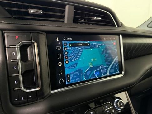 Used 2024 GMC Yukon Denali RWD image 23