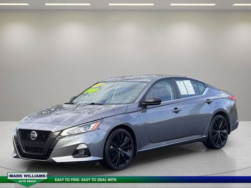 Used 2022 Nissan Altima 2.5 SR w/ Midnight Edition Package image 7