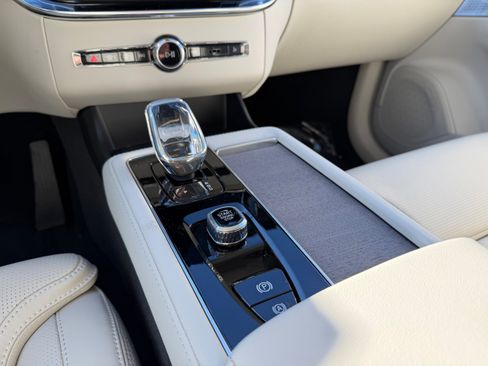 New 2026 Volvo XC90 B6 Ultra w/ Lounge Package AWD/4WD image 14