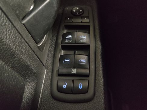 Used 2021 RAM 1500 Tradesman w/ Chrome Plus Package AWD/4WD image 27