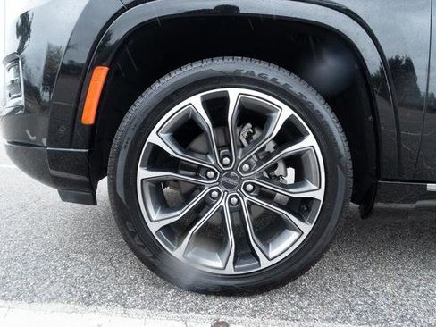 Used 2022 Jeep Grand Wagoneer Series III w/ Rear Seat Video Group 1 image 44