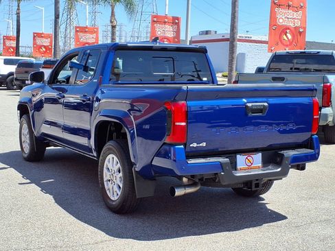 Certified 2024 Toyota Tacoma SR5 AWD/4WD image 4