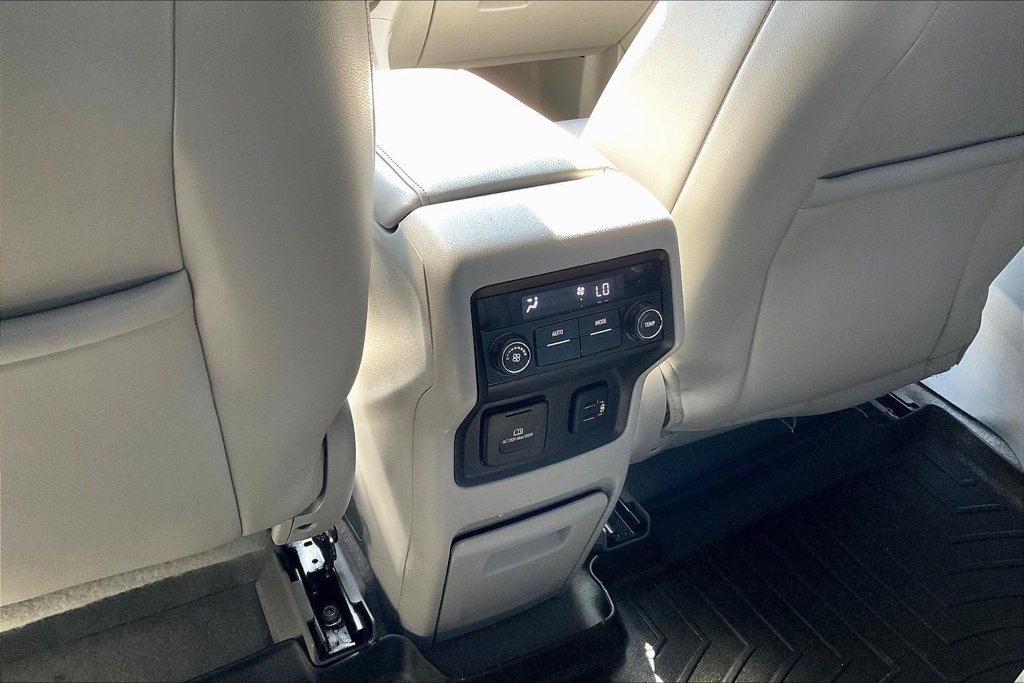 Used 2017 GMC Acadia SLT FWD image 13