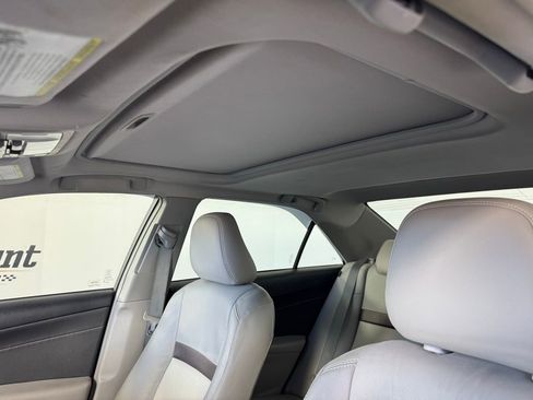 Used 2013 Toyota Camry XLE image 3