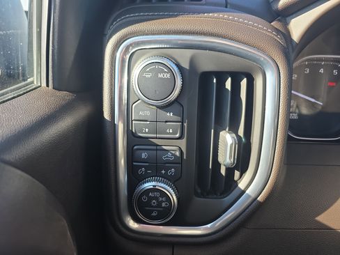 Used 2020 GMC Sierra 1500 SLT w/ SLT Premium Package image 33