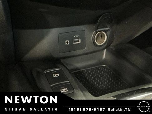 Used 2019 Nissan Rogue SV w/ Premium Package FWD image 28