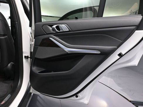 Used 2024 BMW X5 xDrive40i image 43