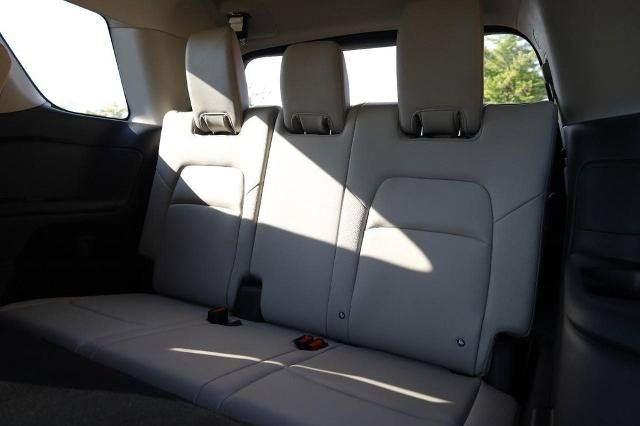 Certified 2025 Nissan Pathfinder SL AWD/4WD image 28