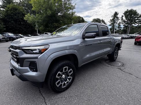 Used 2024 Chevrolet Colorado LT w/ LT Convenience Package III AWD/4WD image 3