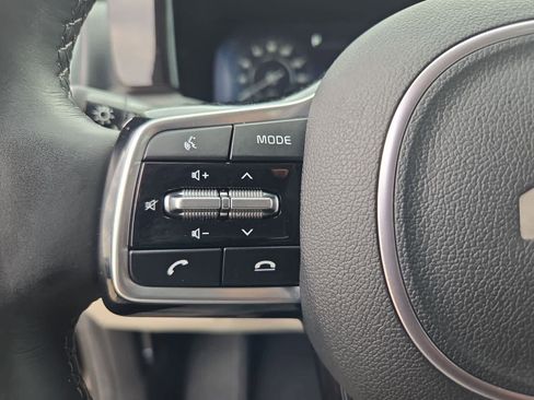 Certified 2023 Kia Sorento SX image 23