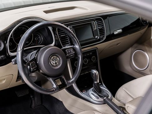 Used 2018 Volkswagen Beetle 2.0T SE image 9