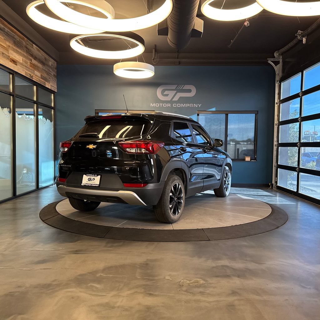 Used 2022 Chevrolet TrailBlazer LT FWD image 3