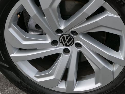 Used 2023 Volkswagen Atlas SE AWD/4WD image 12