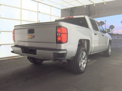 Used 2018 Chevrolet Silverado 1500 Custom w/ Custom Value Package image 6