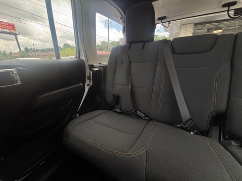 Used 2025 Jeep Wrangler Unlimited Sahara AWD/4WD image 39