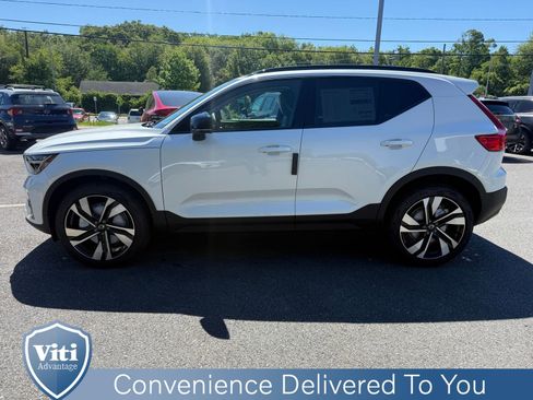 New 2026 Volvo XC40 B5 Plus w/ Climate Package AWD/4WD image 5