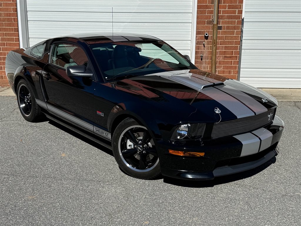 Used 2007 Ford Mustang GT RWD image 25