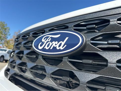 New 2025 Ford Maverick XL image 22