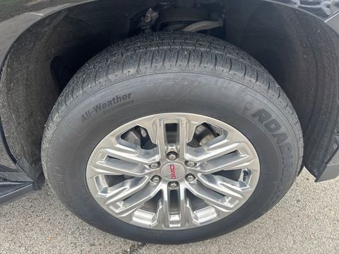 Used 2022 GMC Yukon SLT w/ SLT Luxury Package image 11