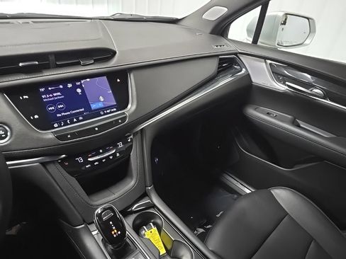 Used 2020 Cadillac XT5 Premium Luxury AWD/4WD image 26