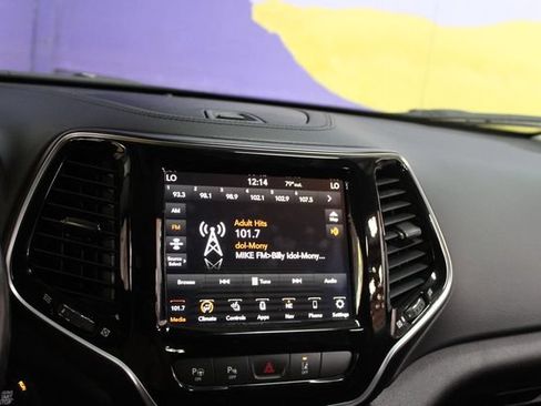 Used 2021 Jeep Cherokee Limited w/ Elite Package AWD/4WD image 19