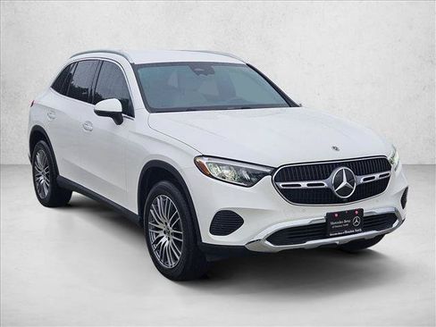 Used 2025 Mercedes-Benz GLC 300 image 3