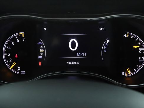 Used 2019 Jeep Grand Cherokee Limited image 11