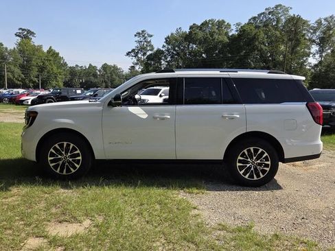 Used 2025 Ford Expedition Platinum AWD/4WD image 5