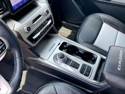 Used 2023 Ford Explorer XLT w/ Equipment Group 202A RWD image 15