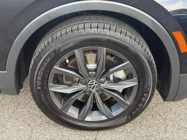 Used 2022 Volkswagen Tiguan SE AWD/4WD image 21