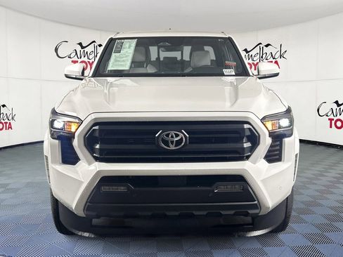 Used 2025 Toyota Tacoma SR5 image 3