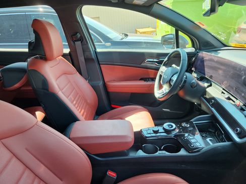 Used 2024 Kia Sportage SX Prestige image 8