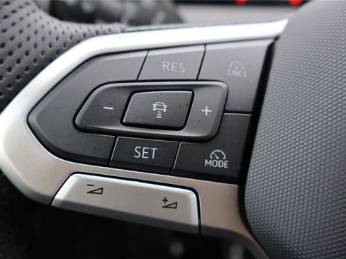 New 2026 Volkswagen Tiguan SE R-Line image 16