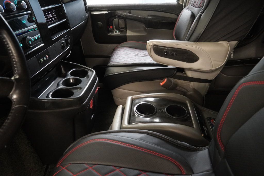 Used 2013 GMC Savana 1500 AWD image 7