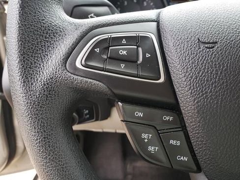 Used 2016 Ford Focus SE w/ SE Power Seat Package FWD image 22