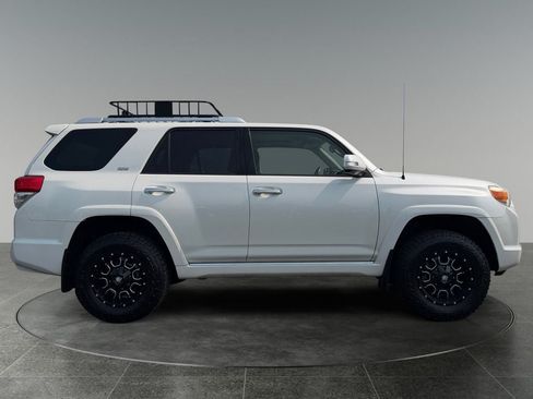 Used 2013 Toyota 4Runner SR5 w/ Convenience Pkg AWD/4WD image 10