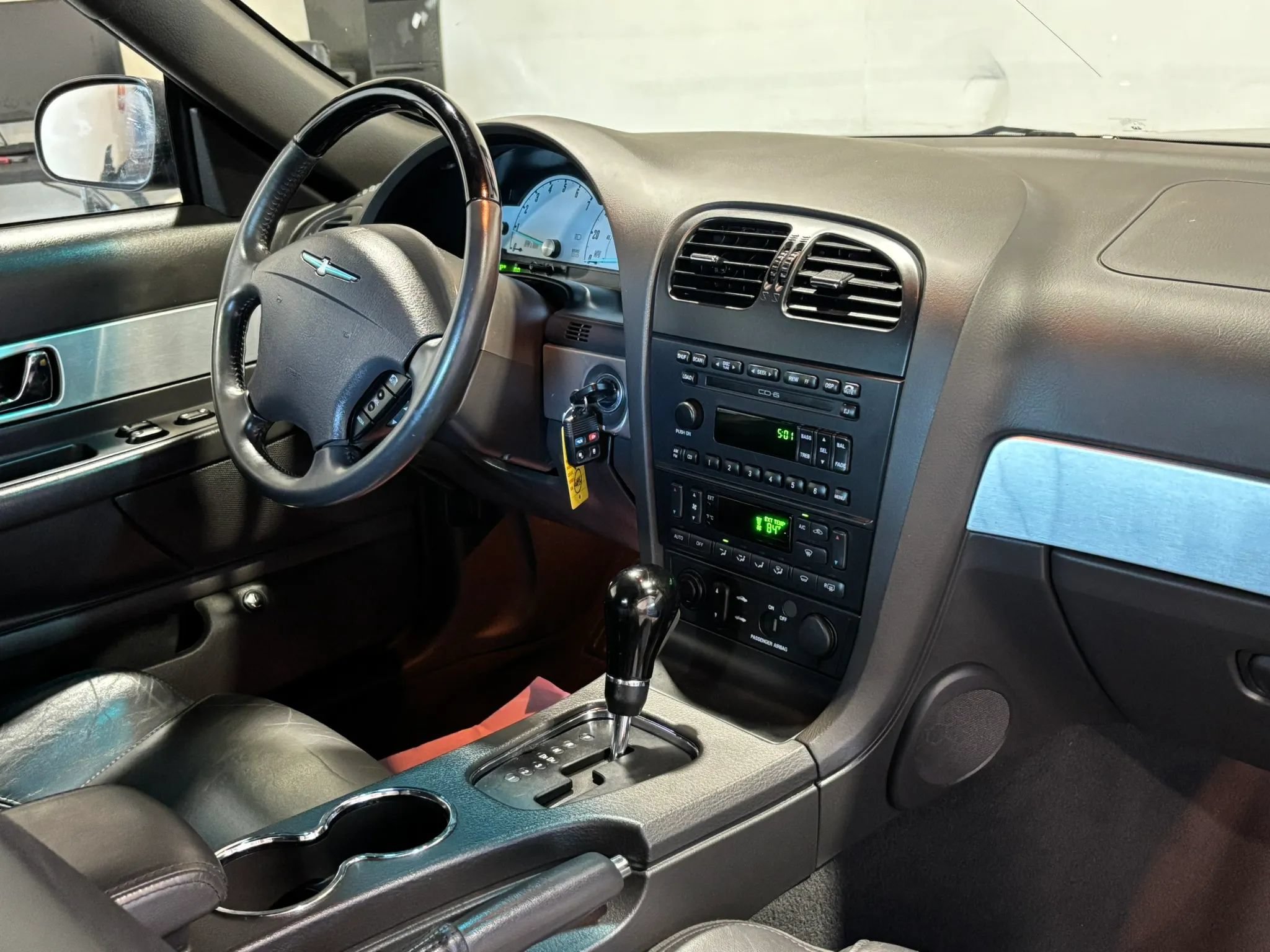 Used 2002 Ford Thunderbird RWD image 14