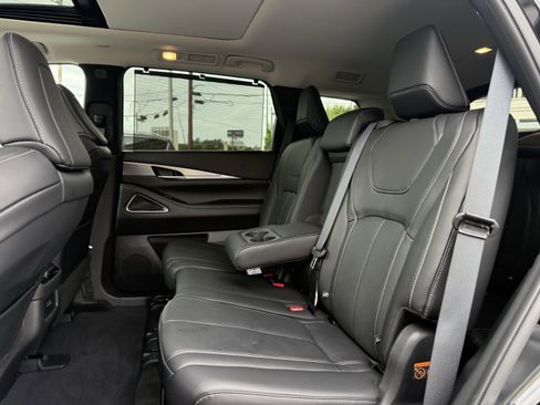 Certified 2025 INFINITI QX60 Luxe w/ Lighting Package (N94) image 4