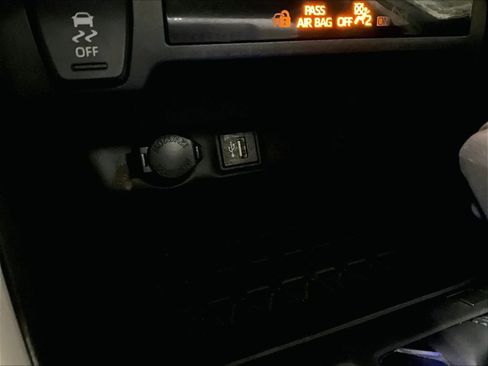 Used 2023 Toyota RAV4 XLE w/ Convenience Package image 27