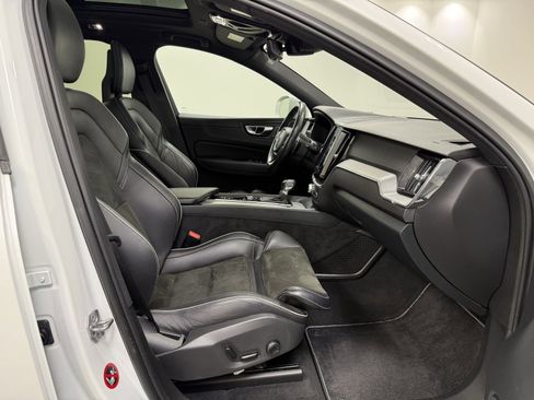 Used 2018 Volvo XC60 T6 R-Design w/ Convenience Package image 26