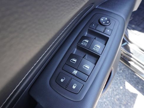 Used 2025 Dodge Durango GT AWD/4WD image 18