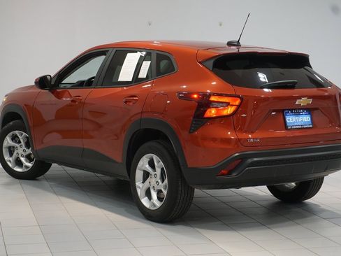 Certified 2024 Chevrolet Trax LS w/ LS Convenience Package image 8
