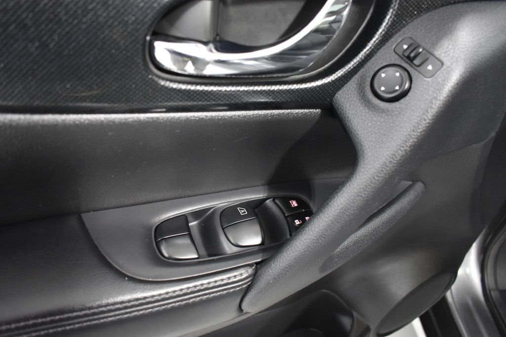 Used 2015 Nissan Rogue SL w/ SL Premium Package AWD/4WD image 15