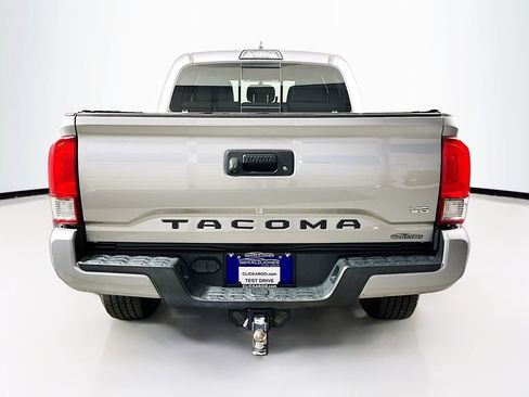 Used 2017 Toyota Tacoma TRD Sport w/ Tow Package RWD image 15