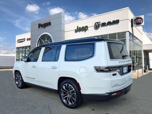 Used 2022 Jeep Grand Wagoneer Series III image 3