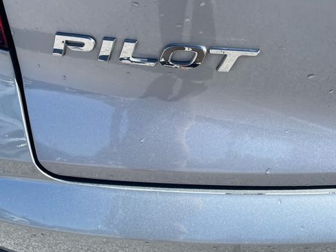 Used 2020 Honda Pilot Elite image 4