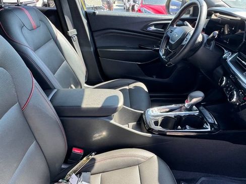 Certified 2024 Chevrolet Trax RS w/ Sunroof Package FWD image 6