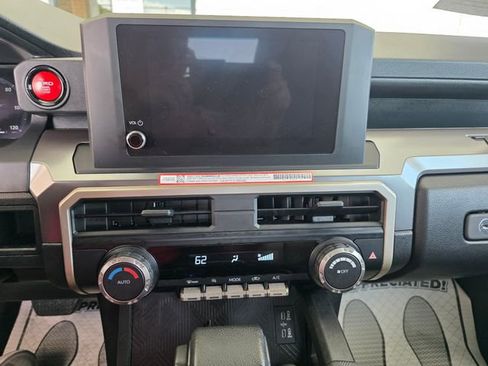 Used 2025 Toyota Tacoma TRD Off-Road AWD/4WD image 20