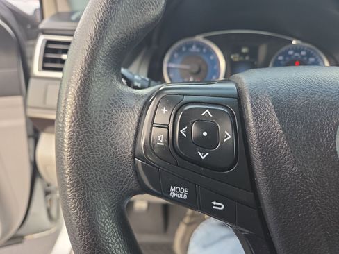 Used 2017 Toyota Camry LE image 40